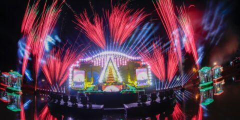 Mais de 1.200 disparos de fogos de artifício iluminam o céu de Gramado a cada apresentação - Fotos: Divulgação/Cleiton Thiele